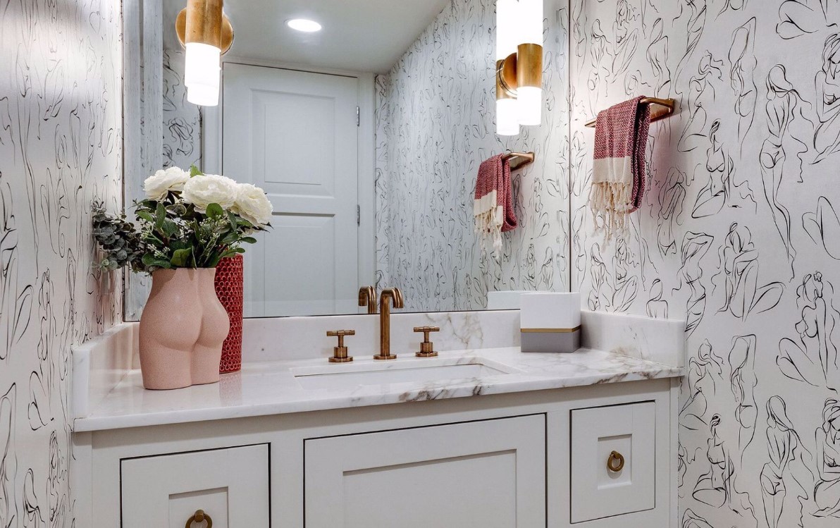 A Splash of Style: Charming Bathroom Wallpaper Ideas